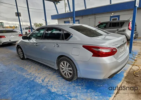 2018 Nissan Altima 2.5 z USA, uszkodzony, nr VIN 1N4AL3AP8JC188667